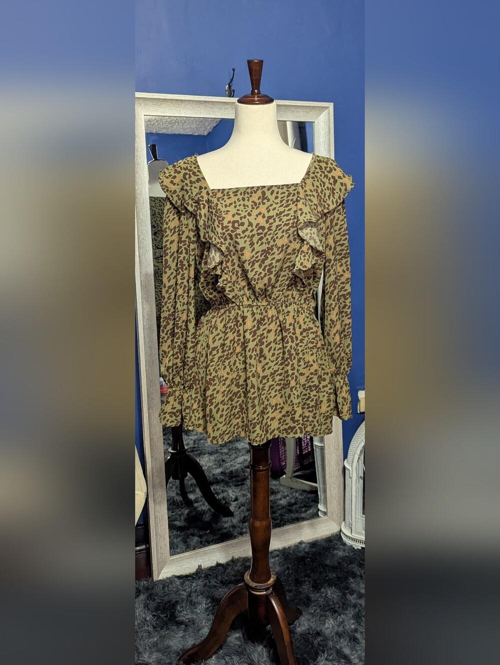 Women’s Olive Green Leopard Print Long Sleeve Ruffle Top